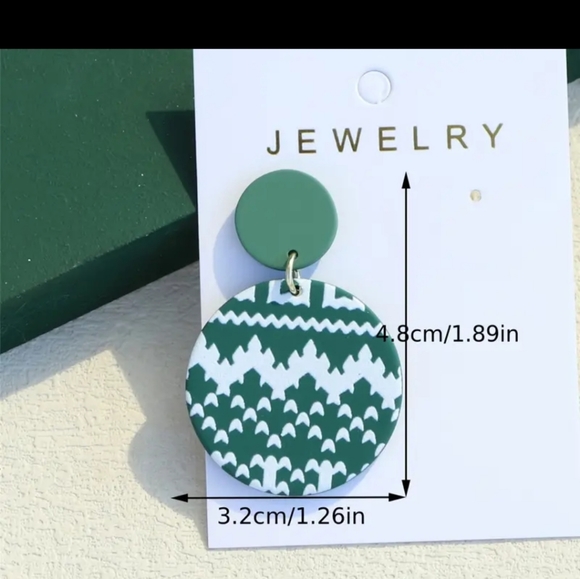 ** BRAND NEW GREEN SWEATER WEATHER EARRINGS - Picture 4 of 4